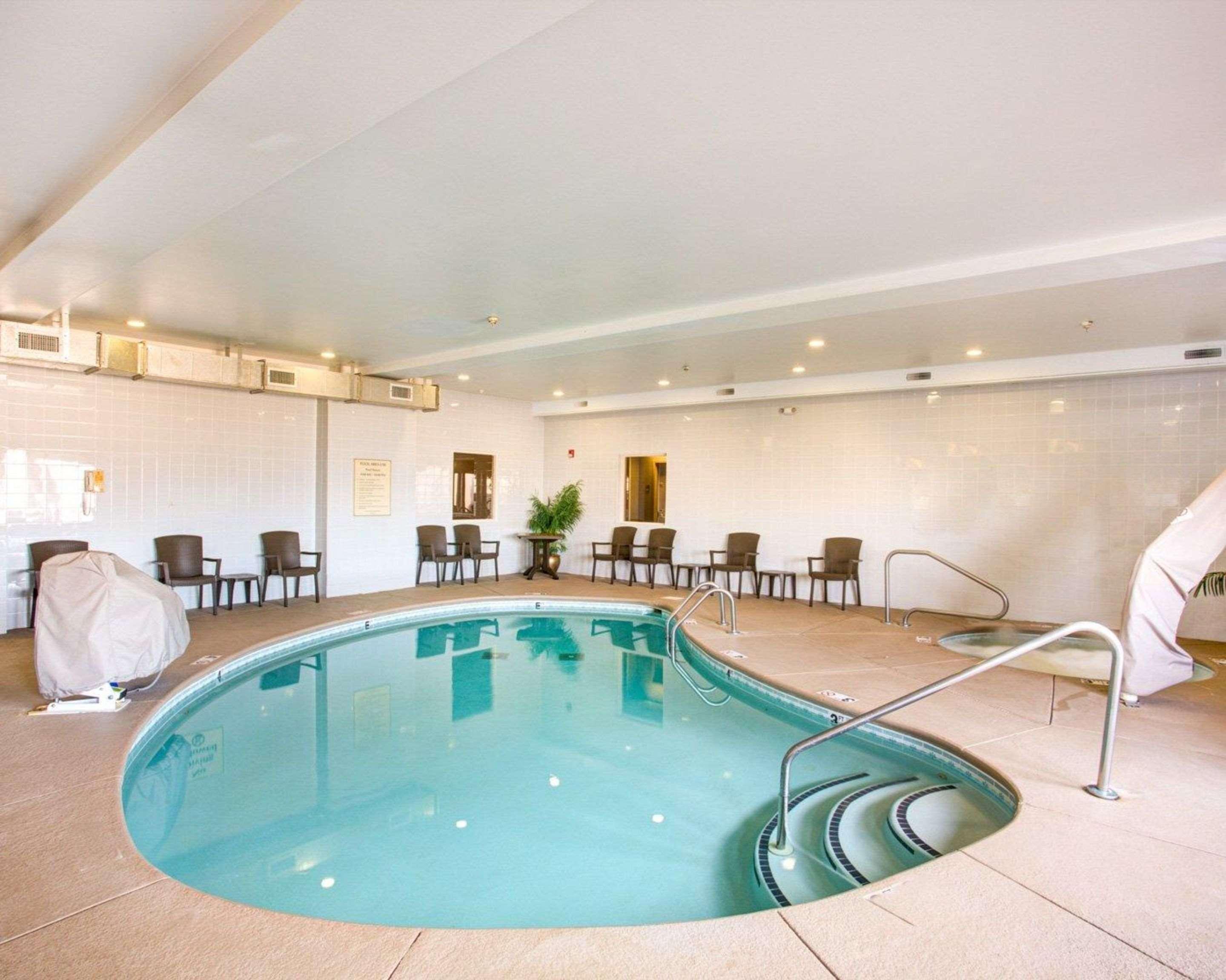 Comfort Suites Кроссвілл Екстер'єр фото