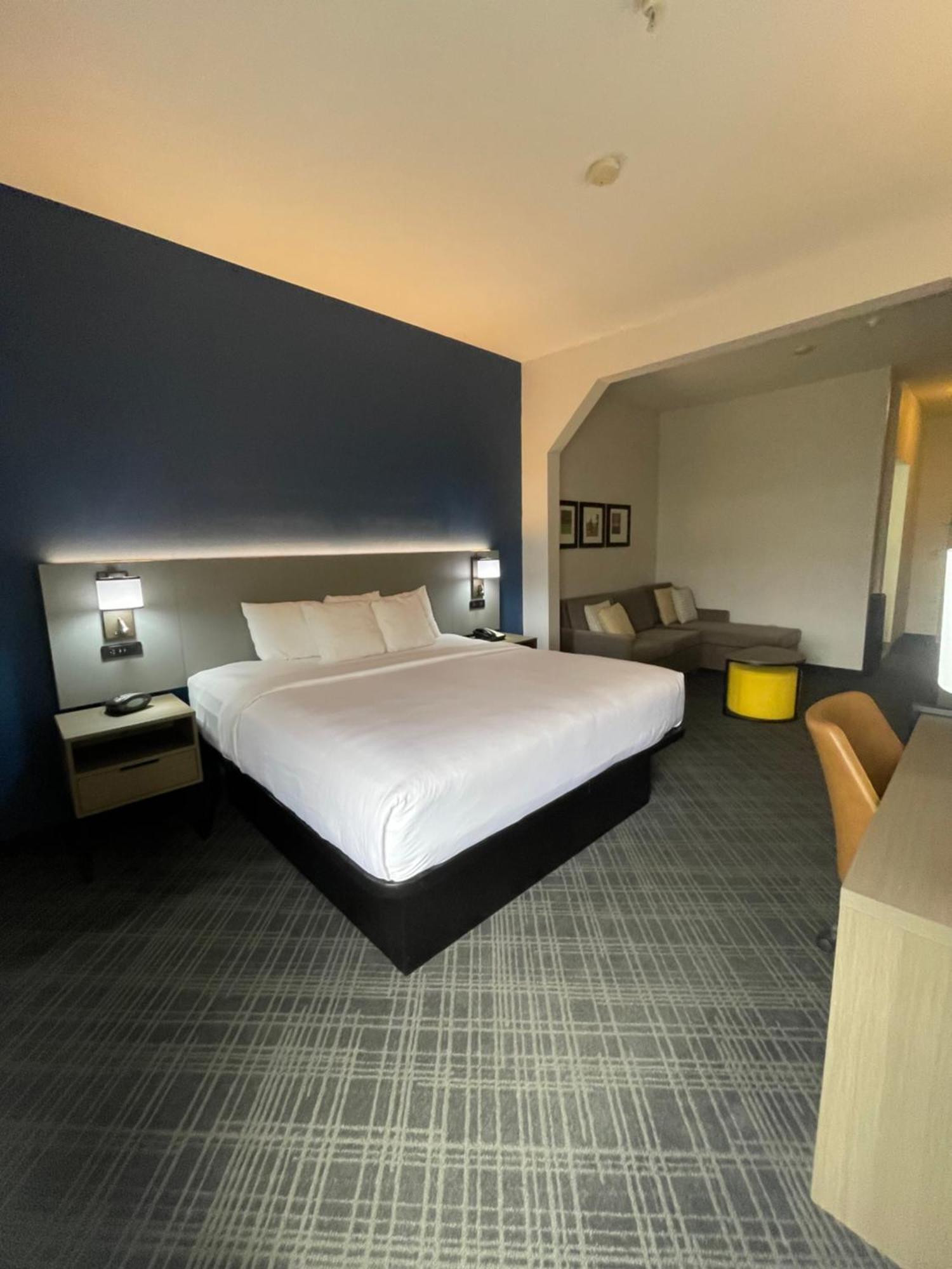 Comfort Suites Кроссвілл Екстер'єр фото