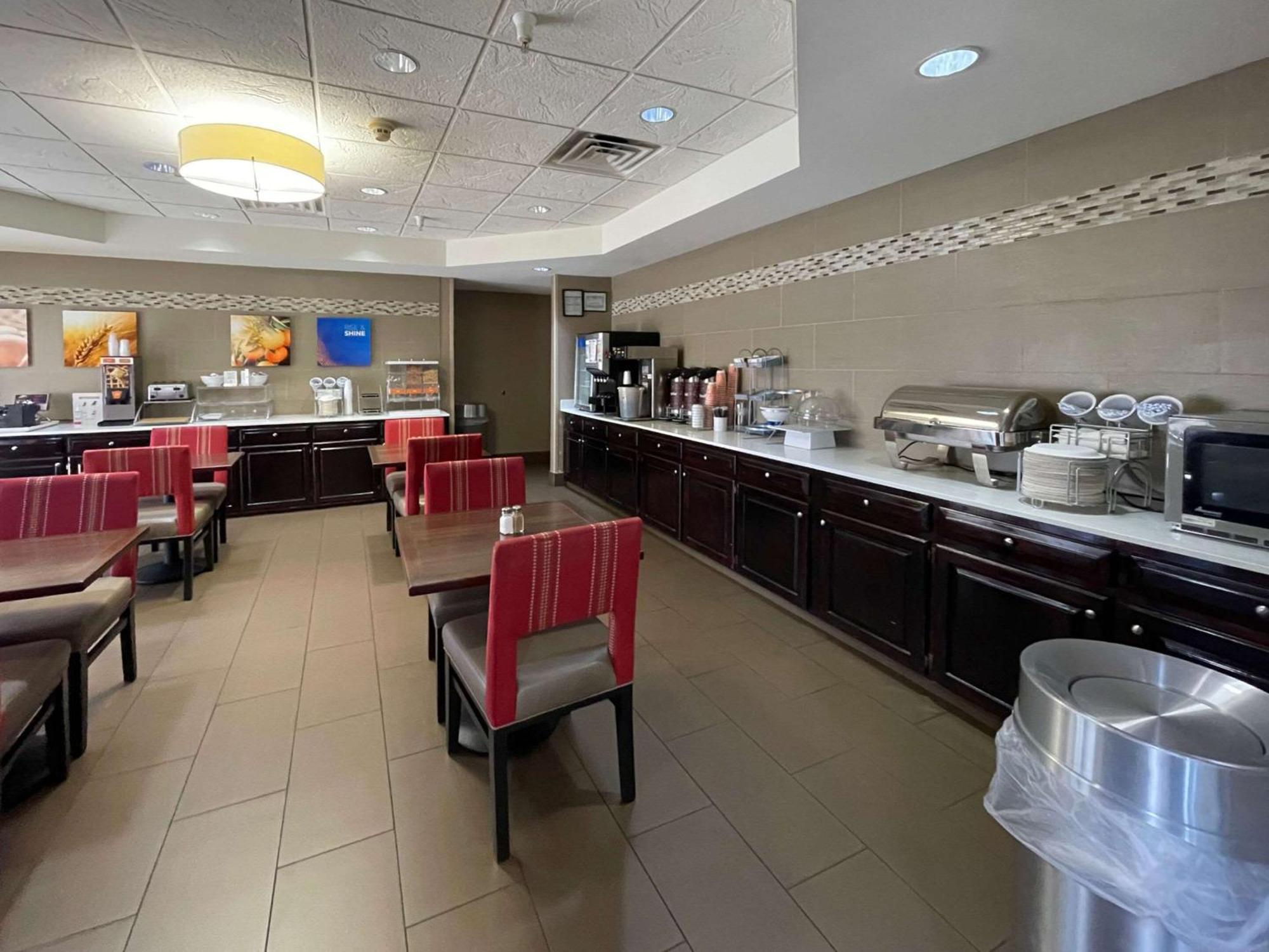 Comfort Suites Кроссвілл Екстер'єр фото
