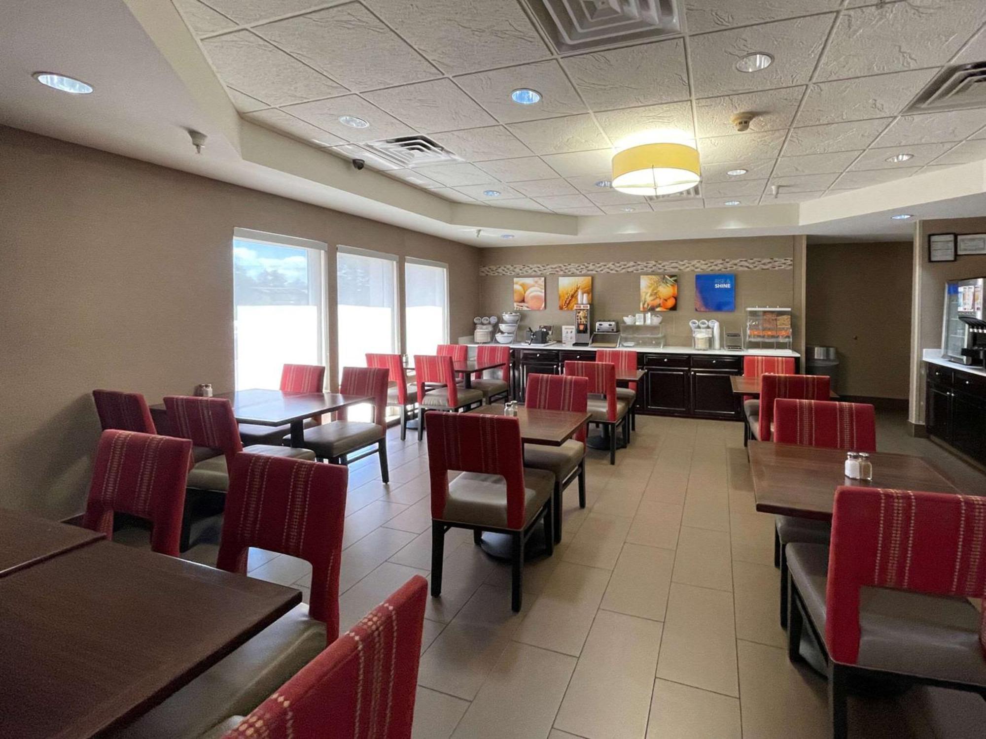 Comfort Suites Кроссвілл Екстер'єр фото